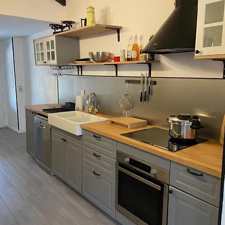 בית נופש Artigaous Family *